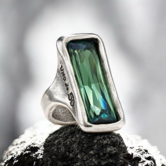 UNO de 50 Jewelry - UNO de 50 Silver Ring with Emerald Green Stone